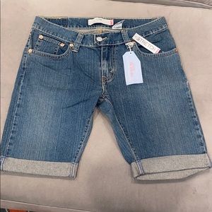 NWT Levi Strauss & Co Jean Shorts, Women’s Size 14